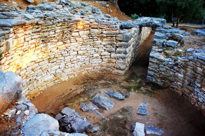 This is the monumental Bronze Age tomb at Nichoria from above. CREDIT Jonida Martini